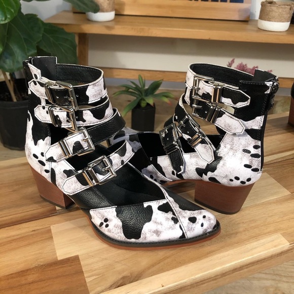 LAST PR SZ 6 Arider Cow Print Strappy Bootie - Picture 4 of 6